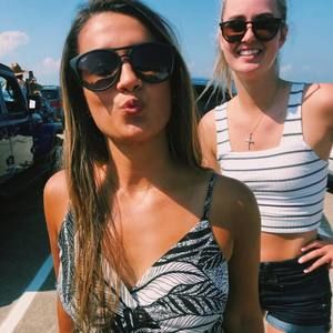 Meet your Posher, Leah